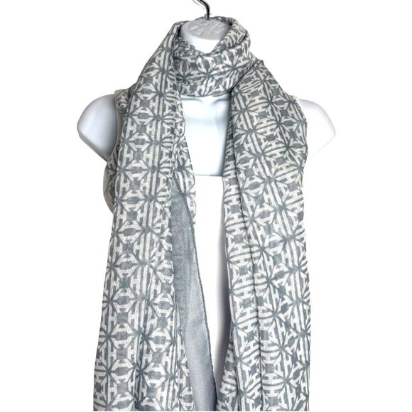 India Hicks Heritage Blue Monogram Scarf Shawl sarong - Picture 3 of 6